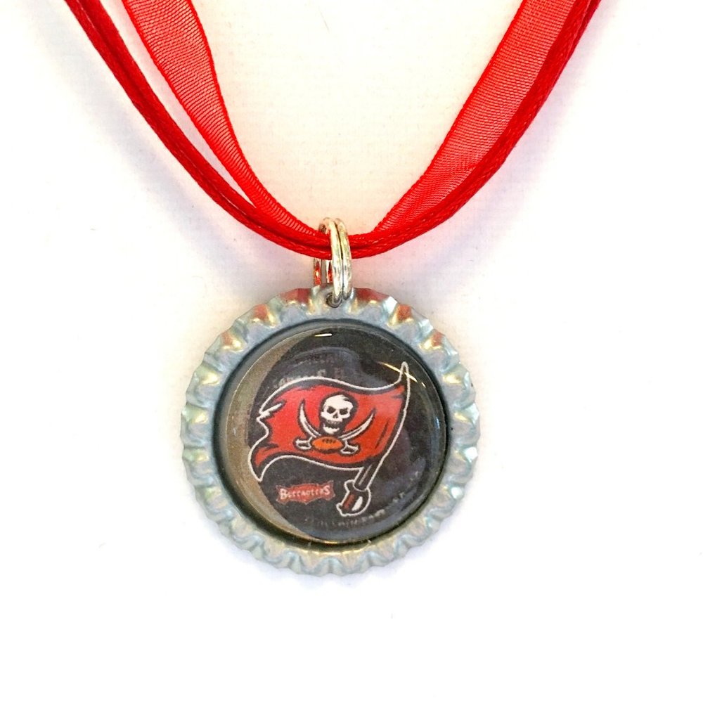 Tampa Bay BUCCANEERS Football Handmade Necklace *NEW*